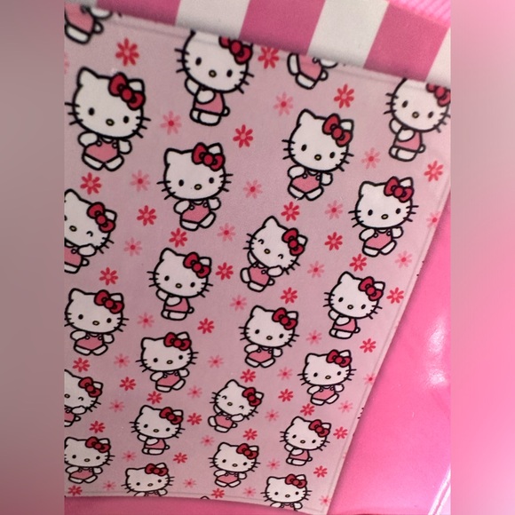 🌸 Hello Kitty Spring throw blanket - Picture 3 of 3